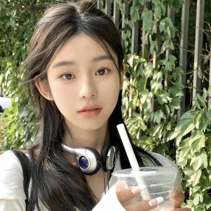 夫人别逃了贺少真的是来报恩的